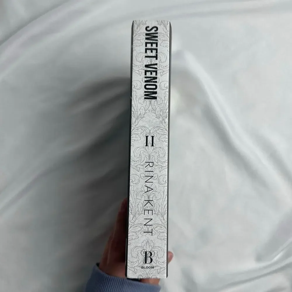 SIGNED Sweet Venom Rina Kent B&N Exclusive Sprayed Edges Paperback New
